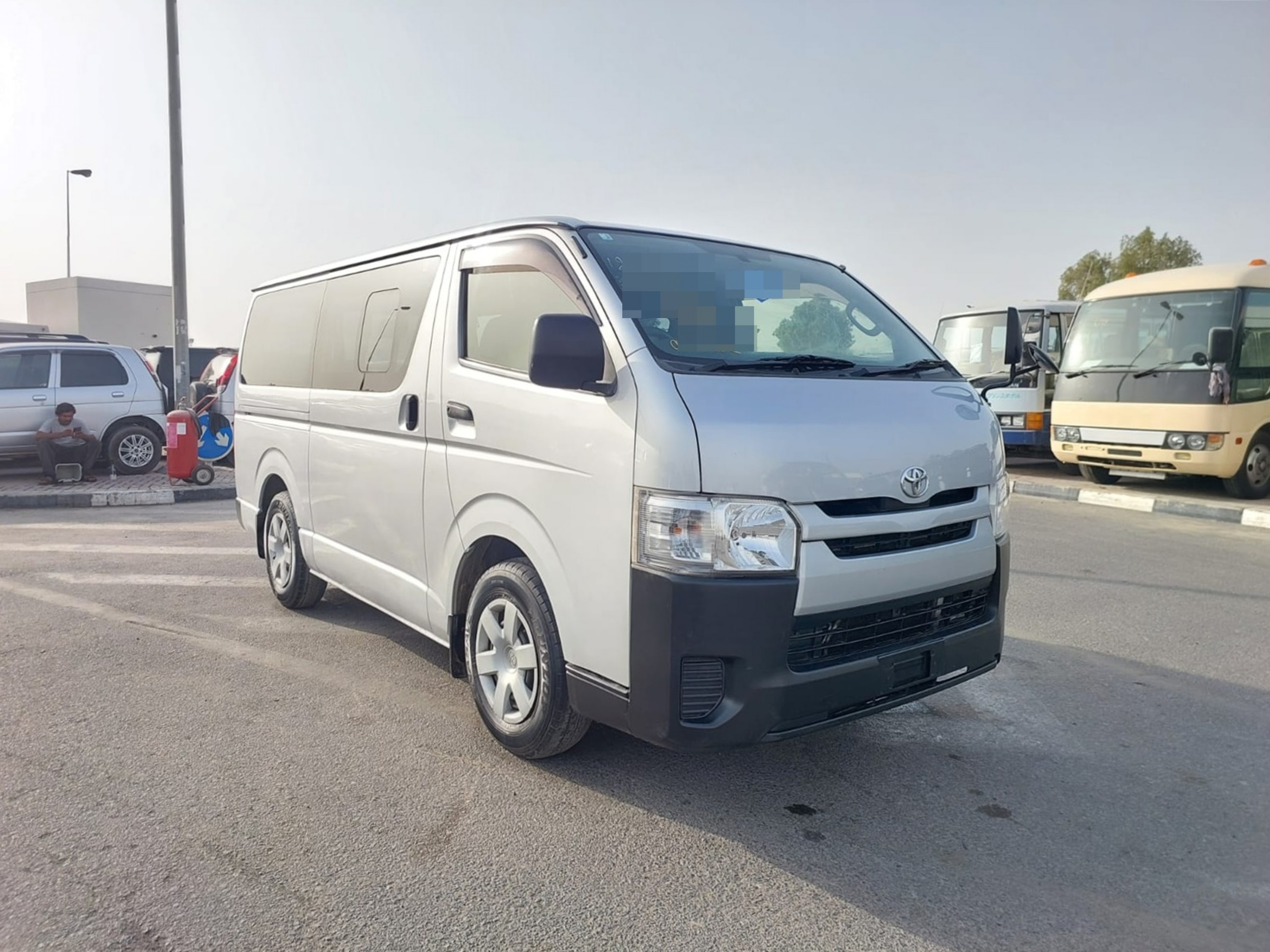 TOYOTA HIACE