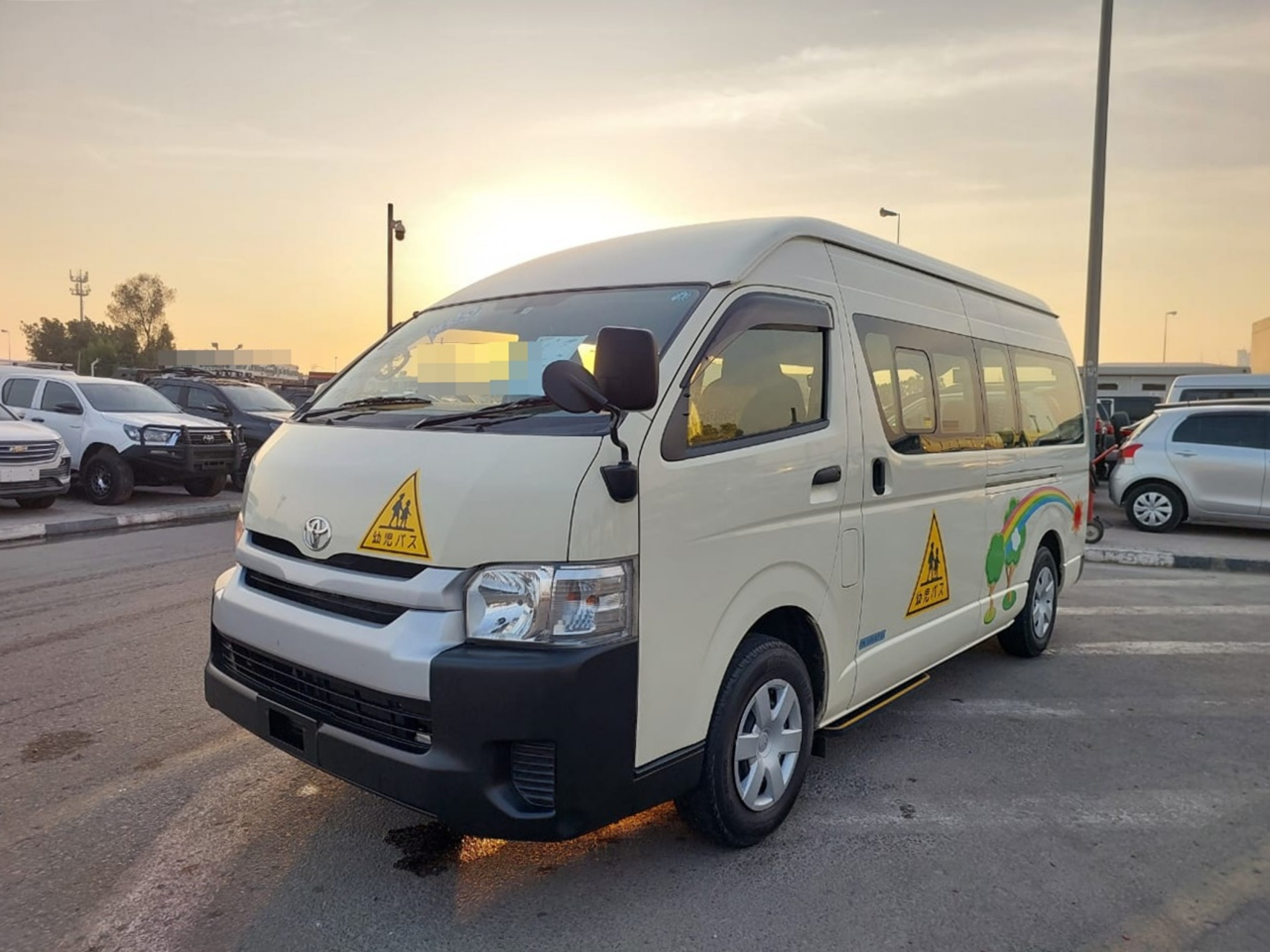 TOYOTA HIACE