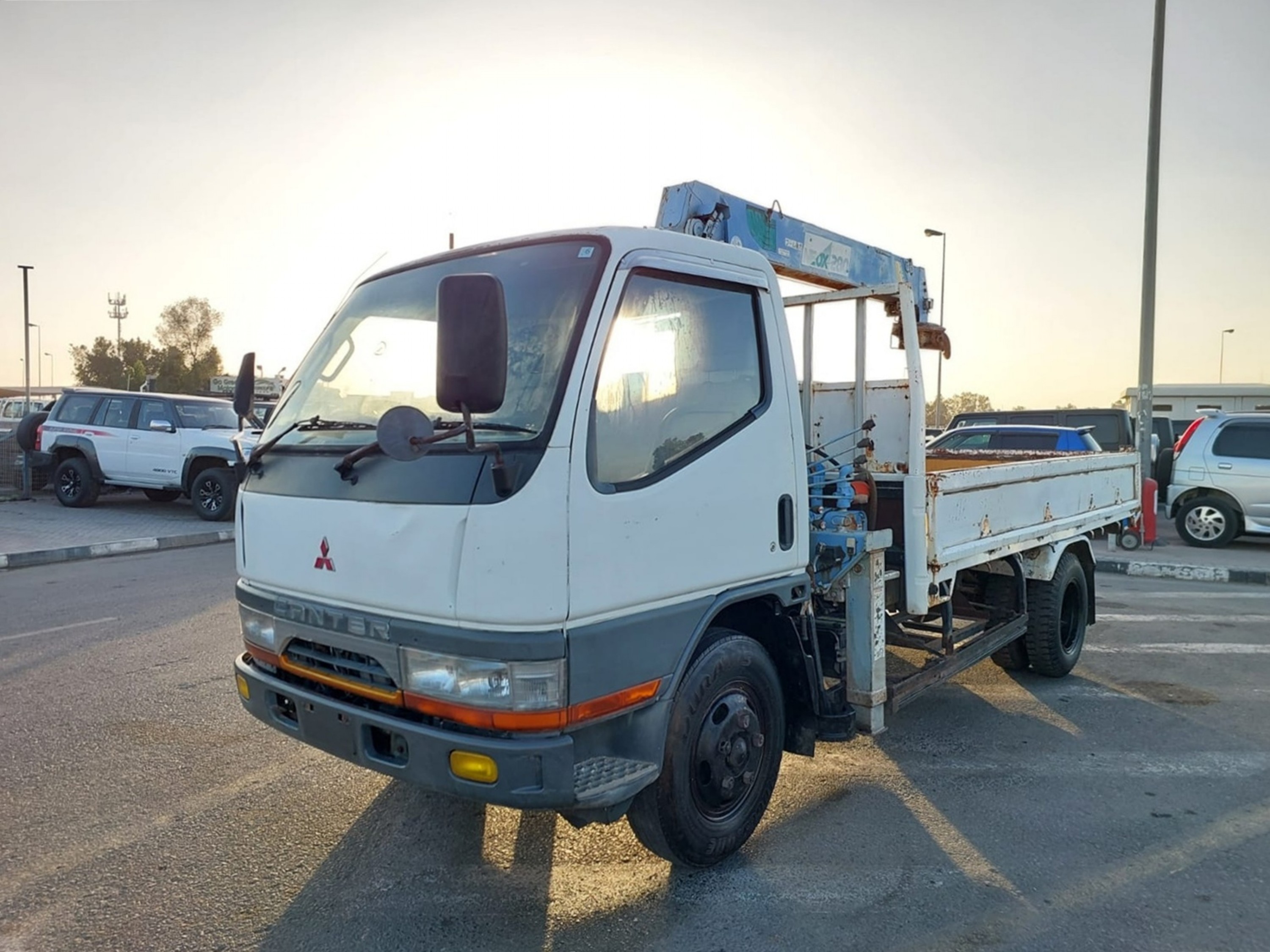 MITSUBISHI Canter