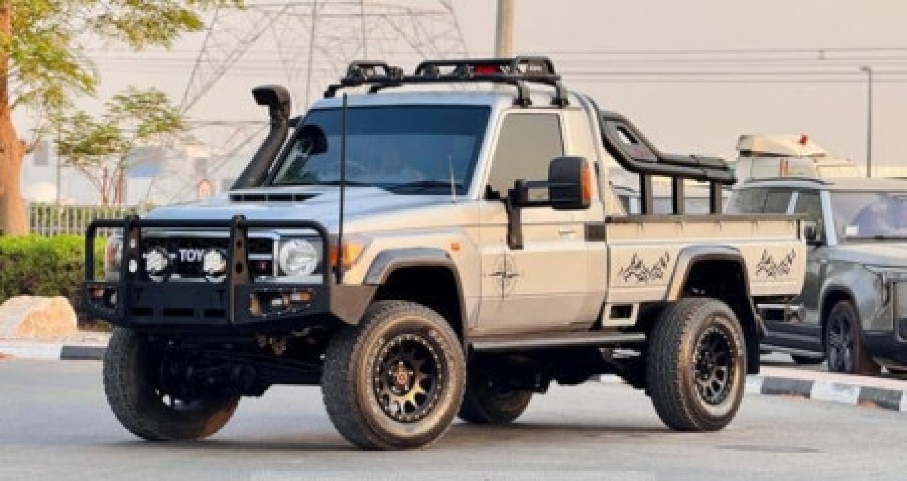 TOYOTA Land Cruiser