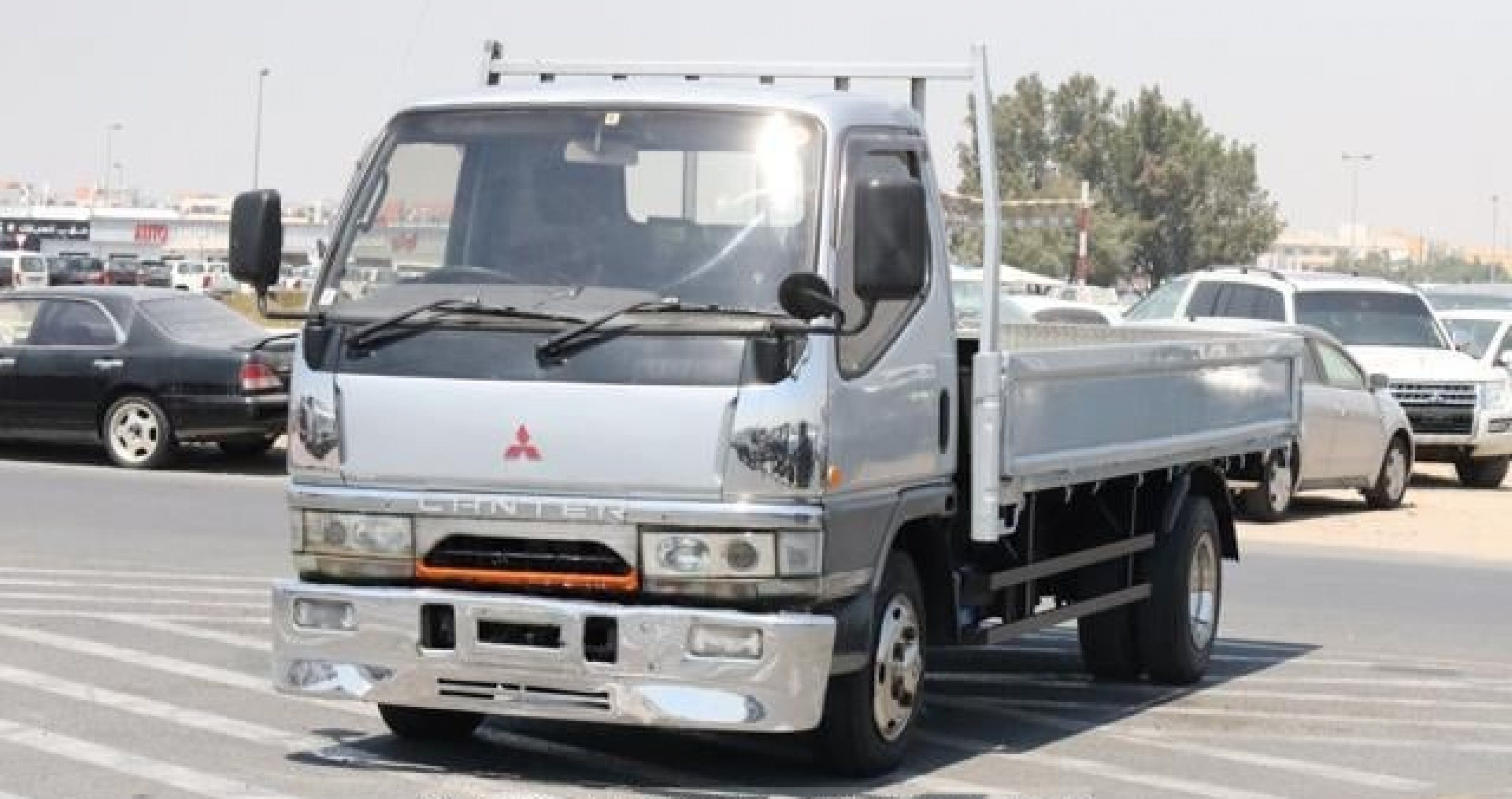 MITSUBISHI Canter