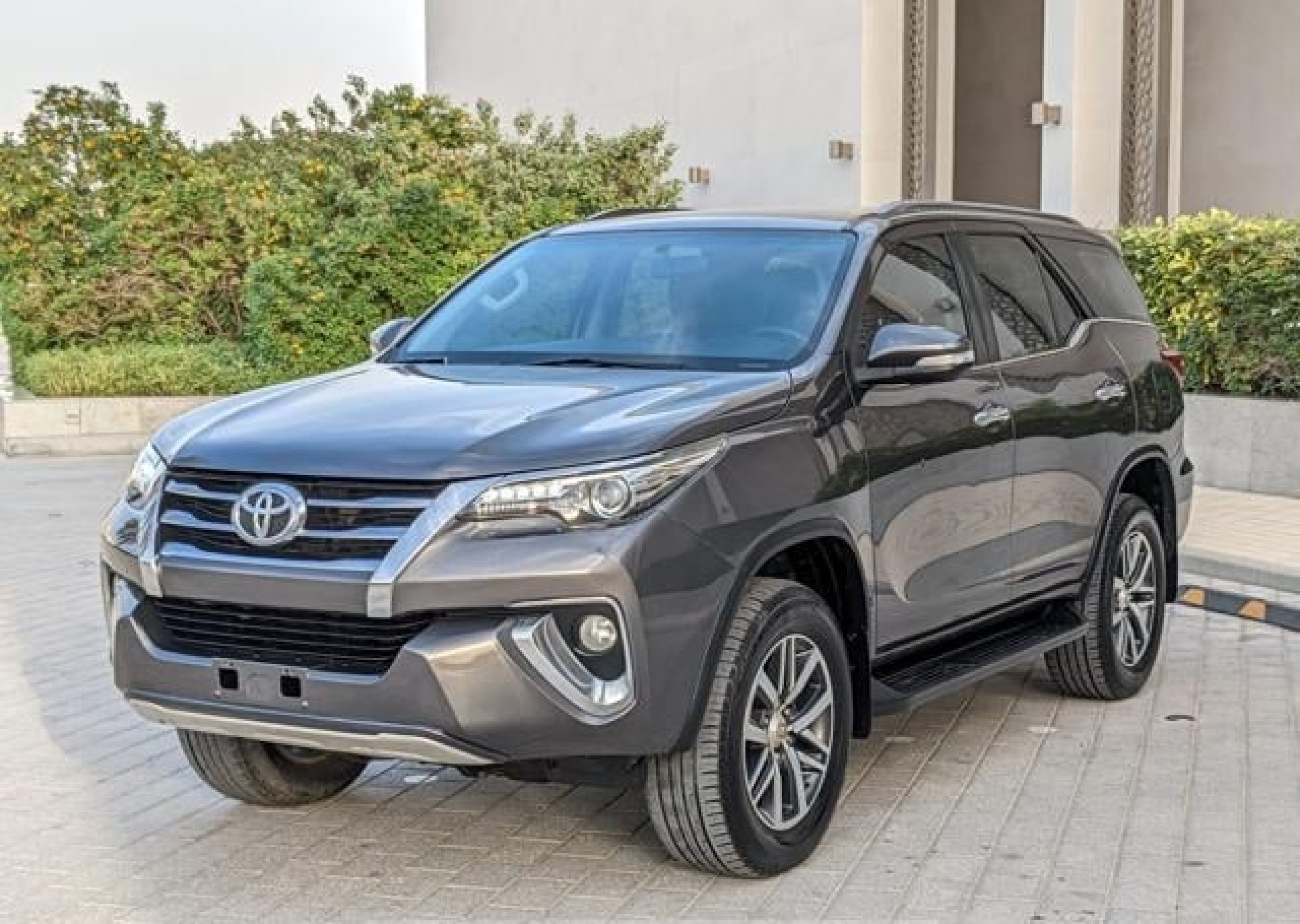 TOYOTA Fortuner