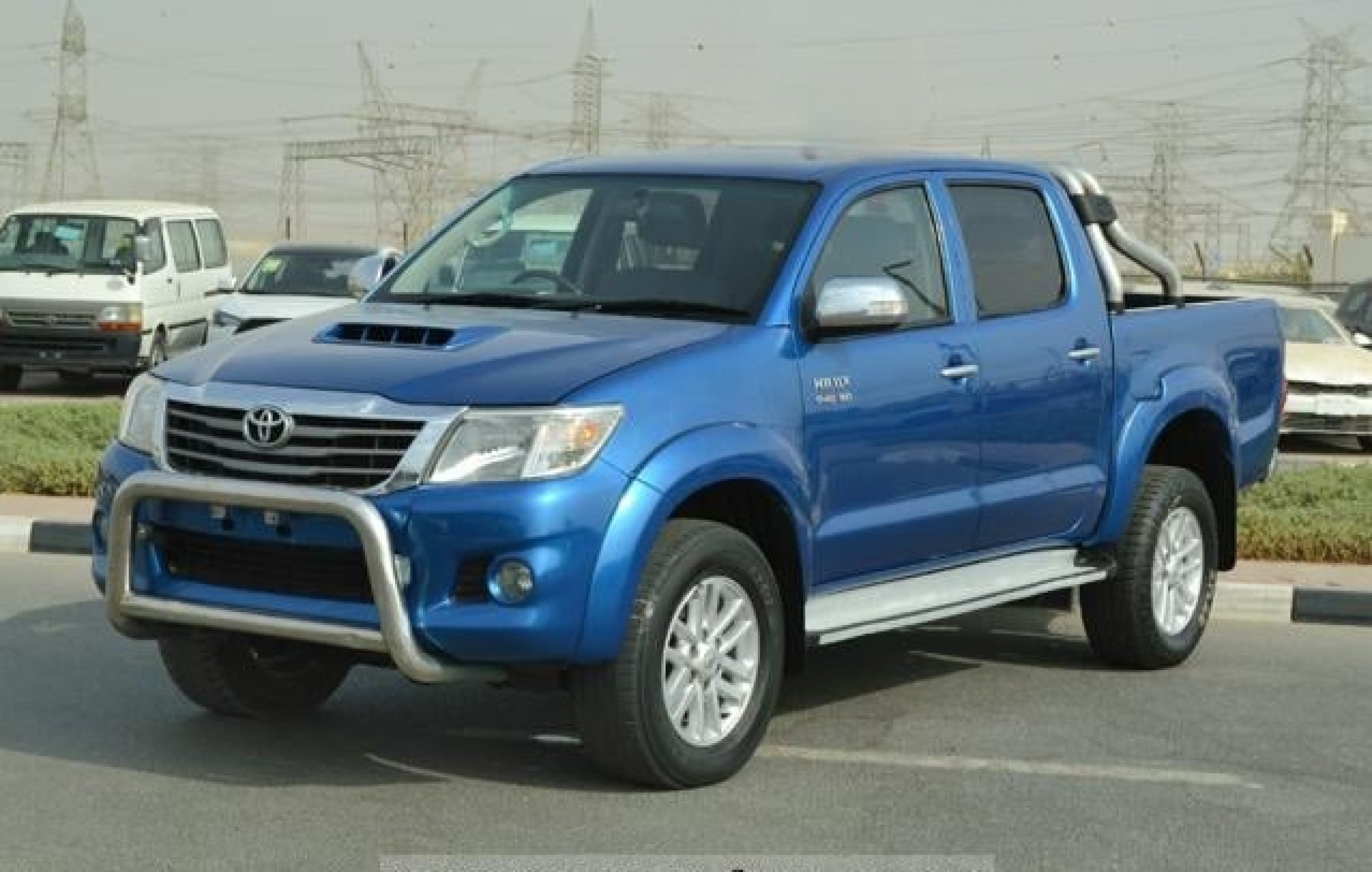 TOYOTA Hilux