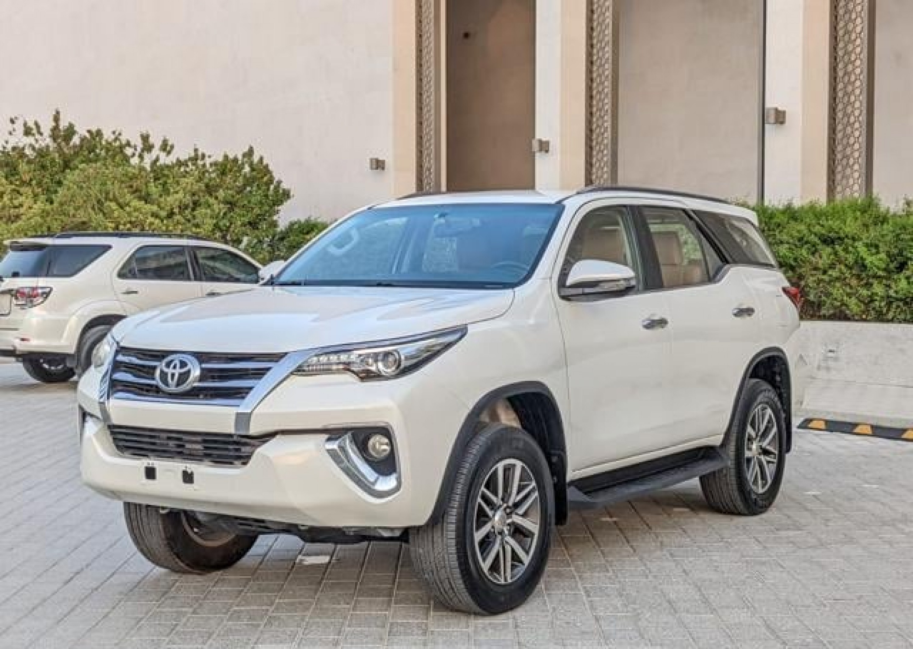 TOYOTA Fortuner