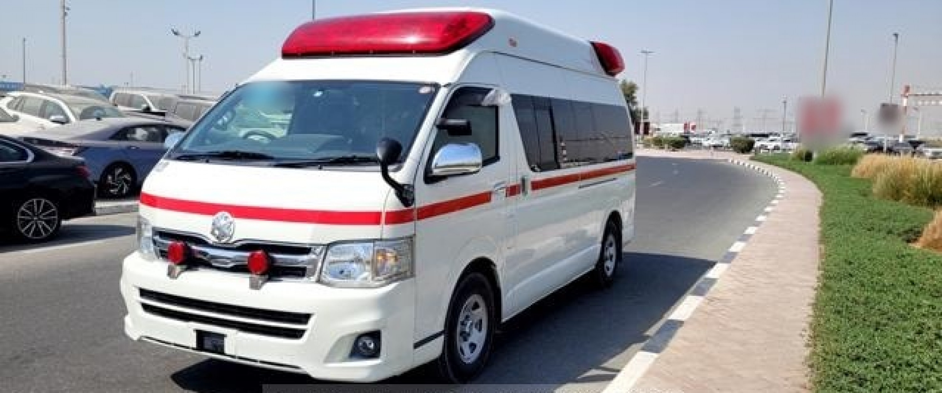 TOYOTA HIACE AMBULANCE