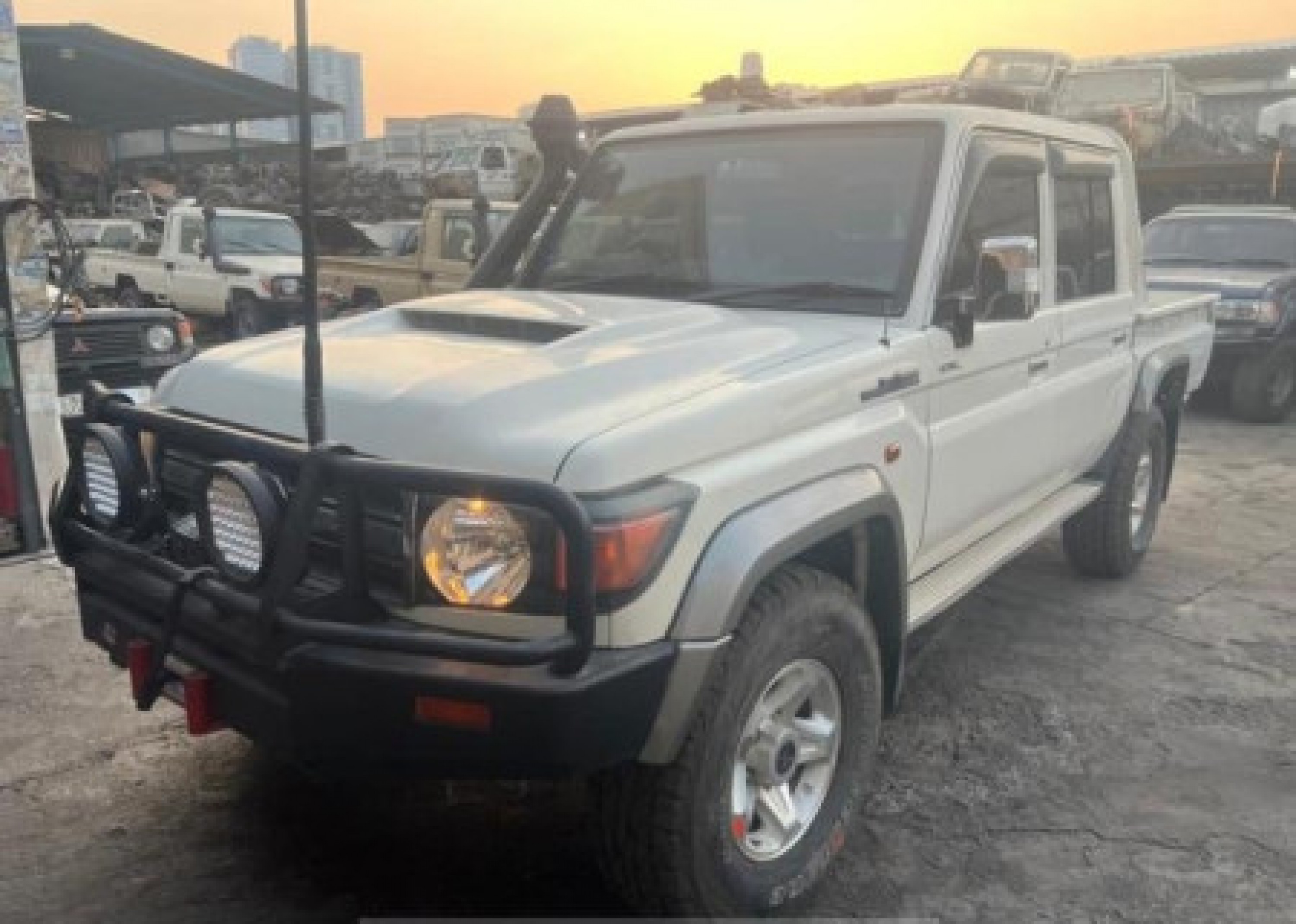 TOYOTA Land Cruiser