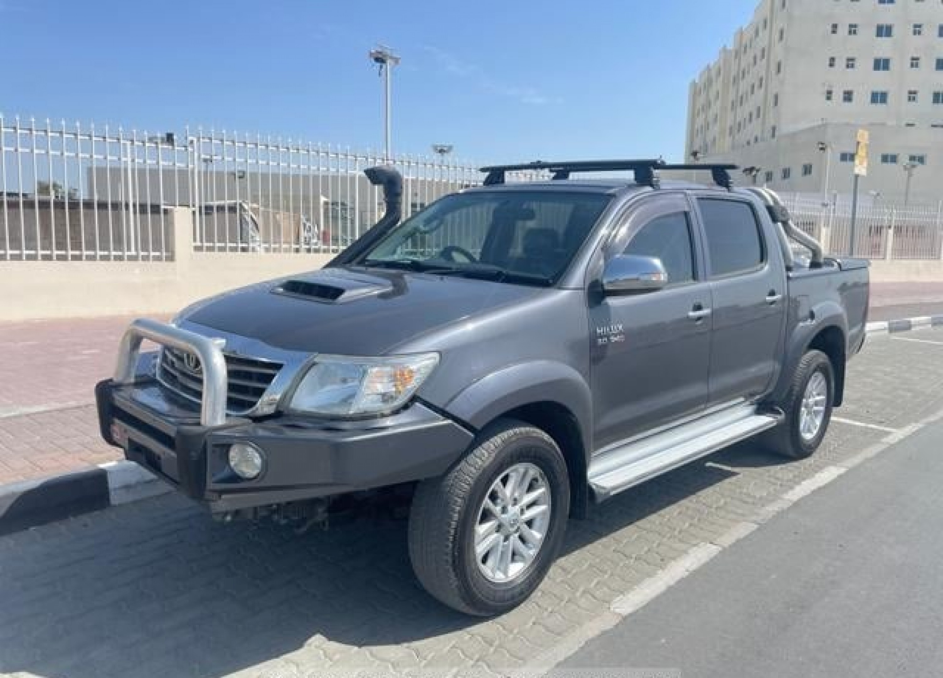 TOYOTA Hilux
